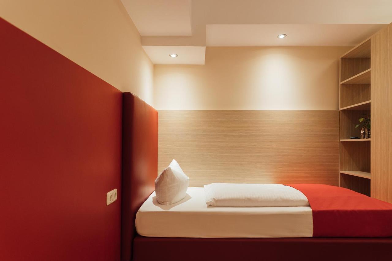 Hotel Hamburger Perle Екстер'єр фото