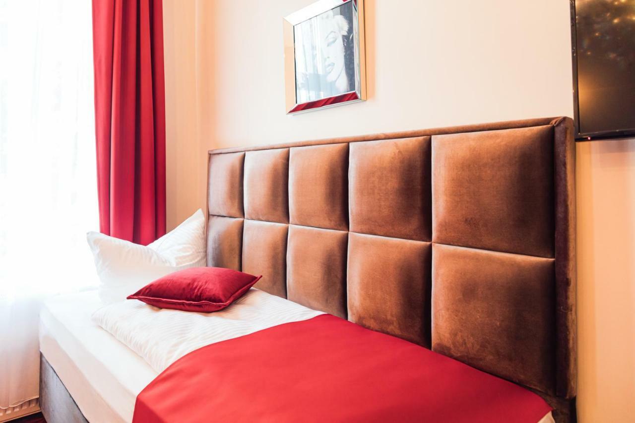 Hotel Hamburger Perle Екстер'єр фото