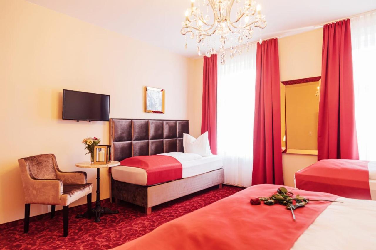 Hotel Hamburger Perle Екстер'єр фото